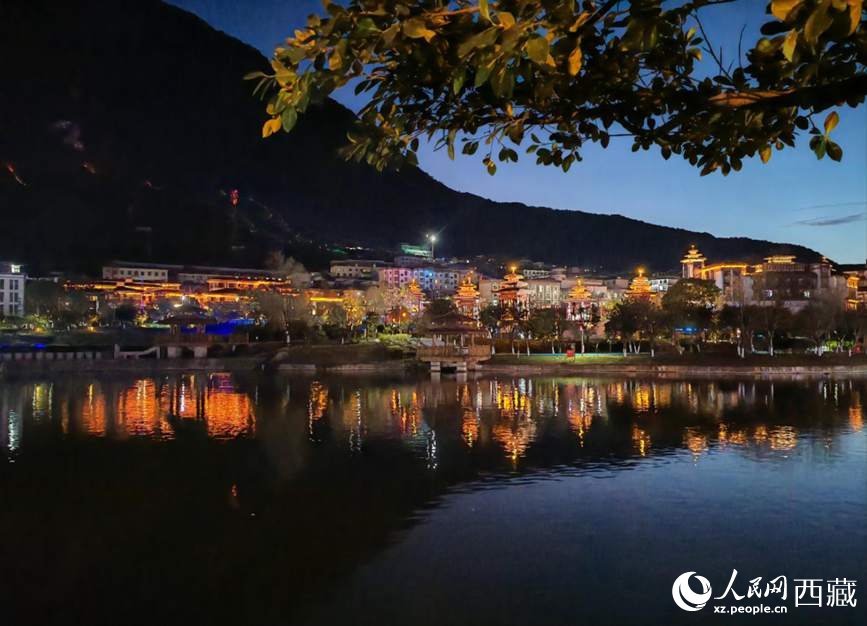 墨脫縣夜景。人民網(wǎng) 李海霞攝