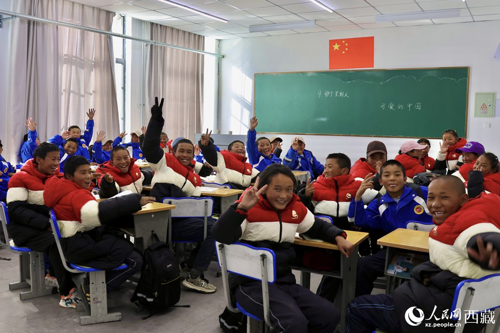 安置在定日縣委黨校讀書的學(xué)生。人民日?qǐng)?bào)記者 鮮敢攝