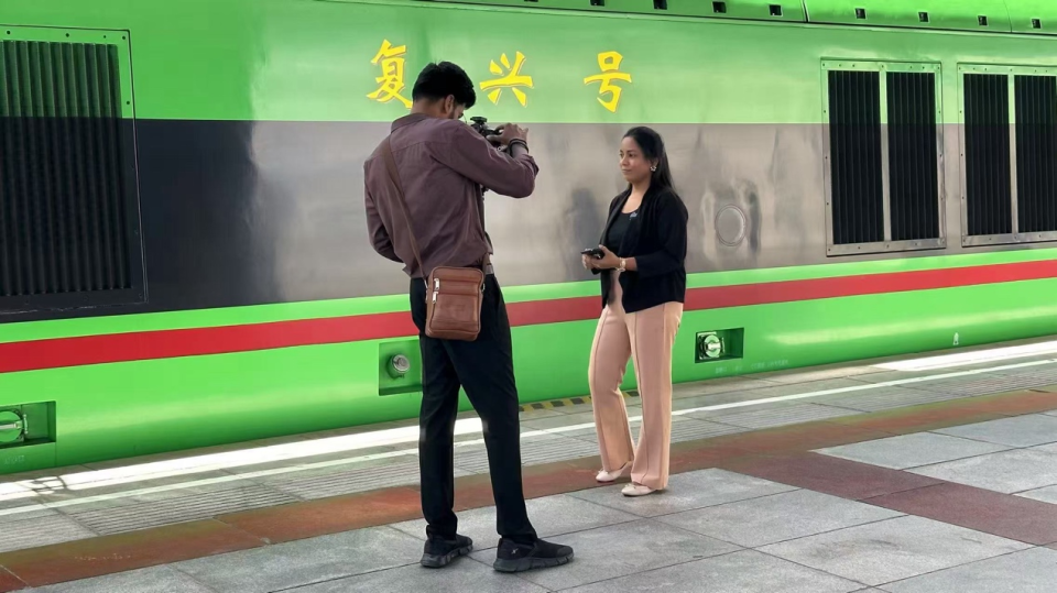 “中國在保護自然環(huán)境的同時實現(xiàn)了高度現(xiàn)代化！” ——多國記者眼中的現(xiàn)代西藏_fororder_圖片4