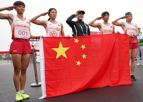 人民日?qǐng)?bào)評(píng)軍運(yùn)會(huì)中國隊(duì)表現(xiàn)：信念最可貴 精神最動(dòng)人