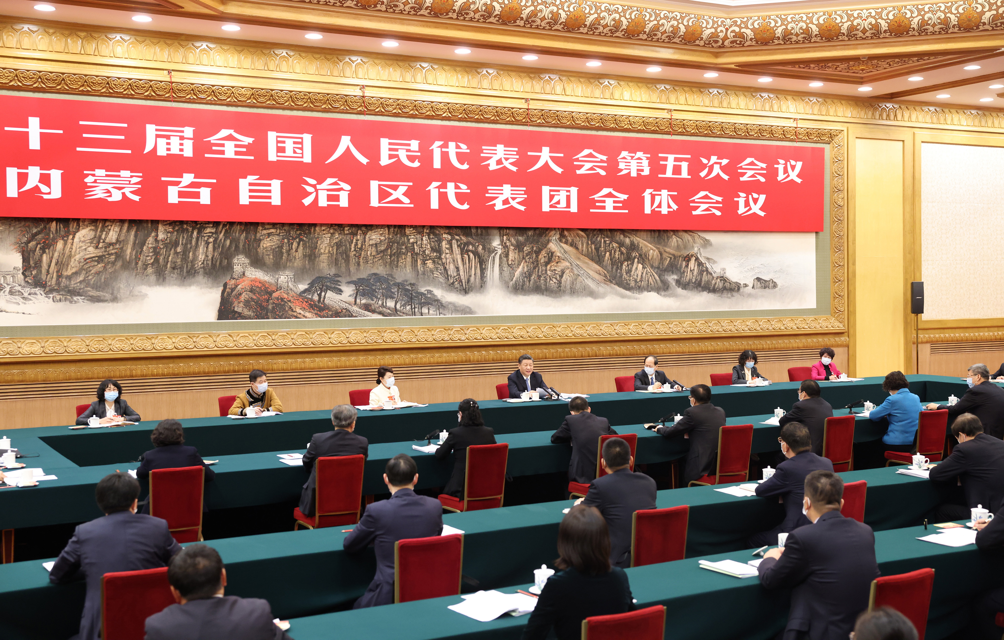 2022年3月5日，習近平總書記參加十三屆全國人大五次會議內(nèi)蒙古代表團的審議。